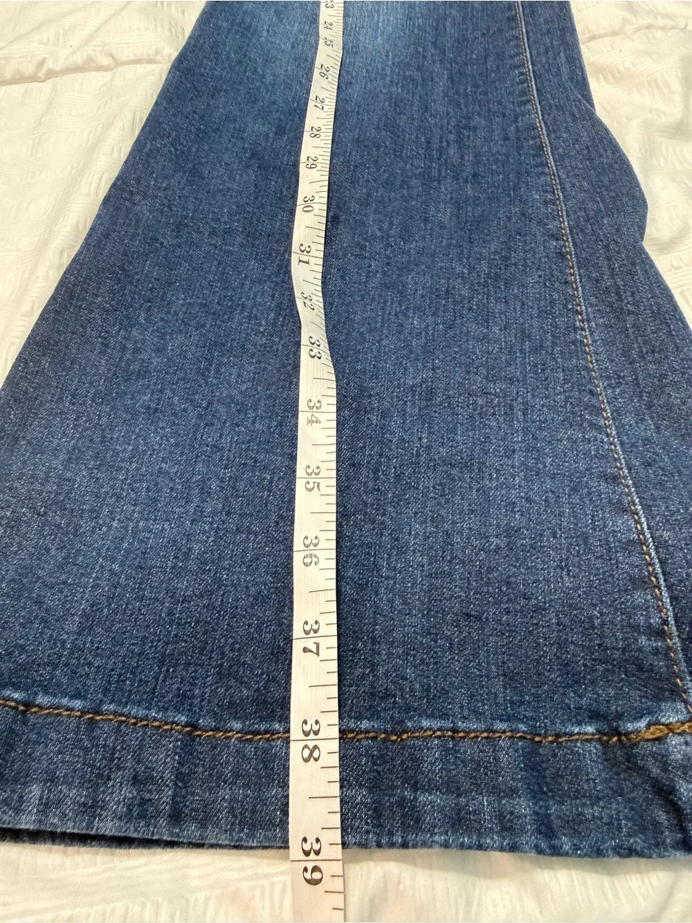 sofia by sofia vergara Jeans in Medium Blue 12 short